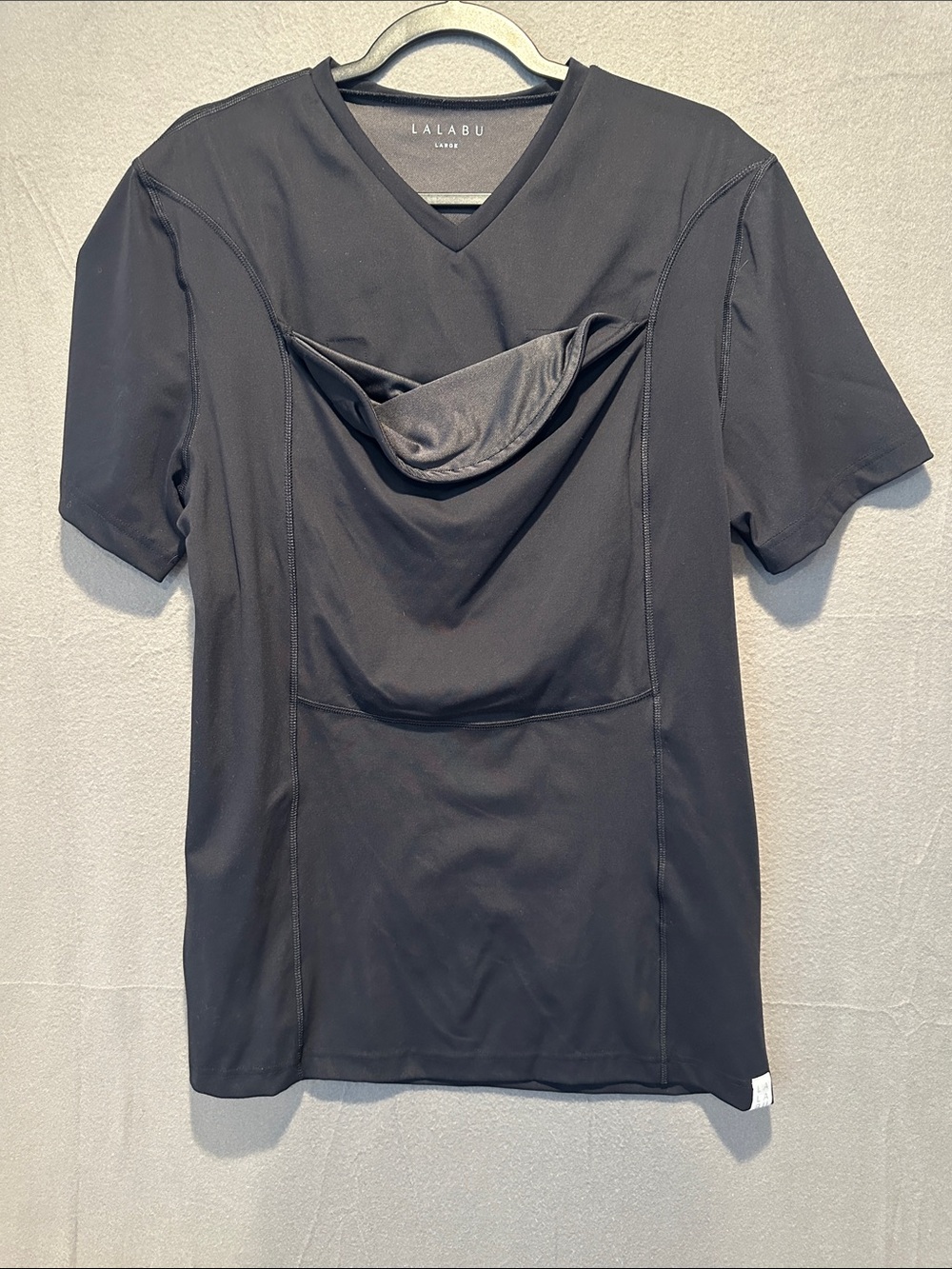 Lalabu Black Short-Sleeve Dad Pouch Bay Carrier Tee